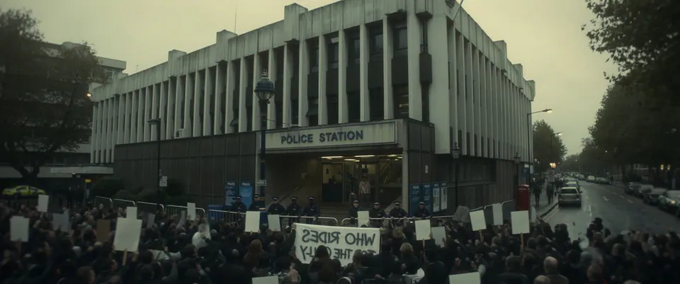 POLICE STATION, WHO KIDES THE YTH